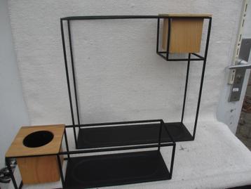 Umbra Wandrek Cubist large/ small met planten-pot beschikbaar voor biedingen