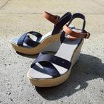 Tommy Hilfinger navy blauwe sandalen met sleehak maat 41, Nieuw, Tommy Hilfiger, Sandalen of Muiltjes, Blauw