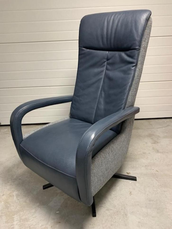 relaxfauteuil met 3 motoren en accu, Huis en Inrichting, Fauteuils, Gebruikt, Hout, Leer, Stof, 50 tot 75 cm, Minder dan 75 cm