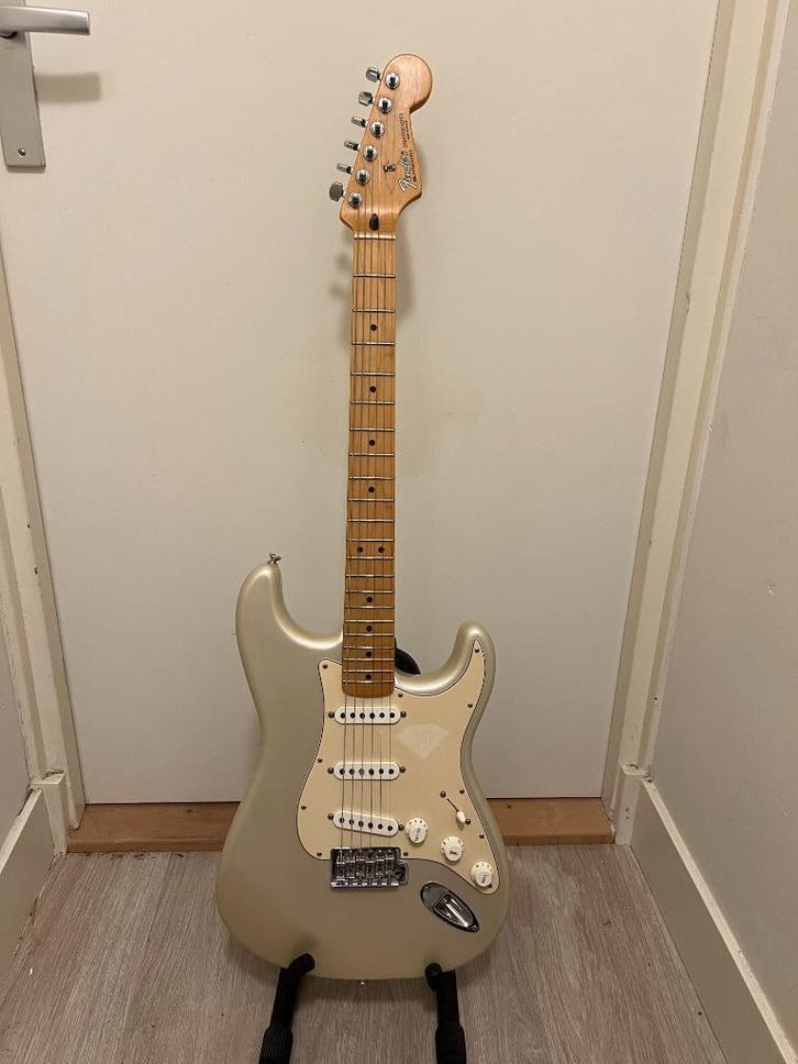 60th Anniversary Fender Stratocaster (2006), Muziek en Instrumenten, Snaarinstrumenten | Gitaren | Elektrisch, Zo goed als nieuw