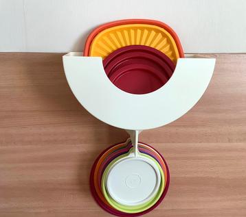 Tupperware 3 x Dekselhouder 1 Rood en 2 Wit €10,00 per stuk. beschikbaar voor biedingen