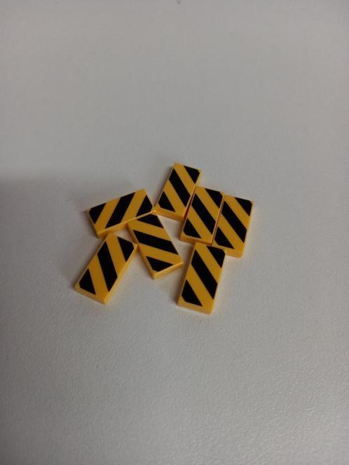 NIEUW: Yellow Tile 1 x 2 with Black and Yellow Danger Stripe, Kinderen en Baby's, Speelgoed | Duplo en Lego, Nieuw, Lego, Losse stenen