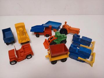 Vintage vinyl tractors bulldozers etc. Viking tomte etc. beschikbaar voor biedingen