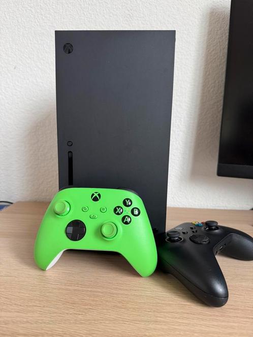 Xbox Series X + 2 Controllers 1TB, Spelcomputers en Games, Spelcomputers | Xbox Series X en S, Zo goed als nieuw, Xbox Series X