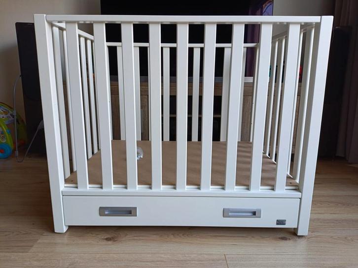 Box TWF wit met matras en boxkleden, Kinderen en Baby's, Boxen, Gebruikt, Rechthoekig, In hoogte verstelbaar, Boxkleed, Lade, Ophalen