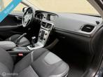 Volvo V40 2.0 D2 Kinetic Navi Airco Led Cruise Nl Auto Apk, Auto's, Voorwielaandrijving, Gebruikt, 4 cilinders, 1969 cc