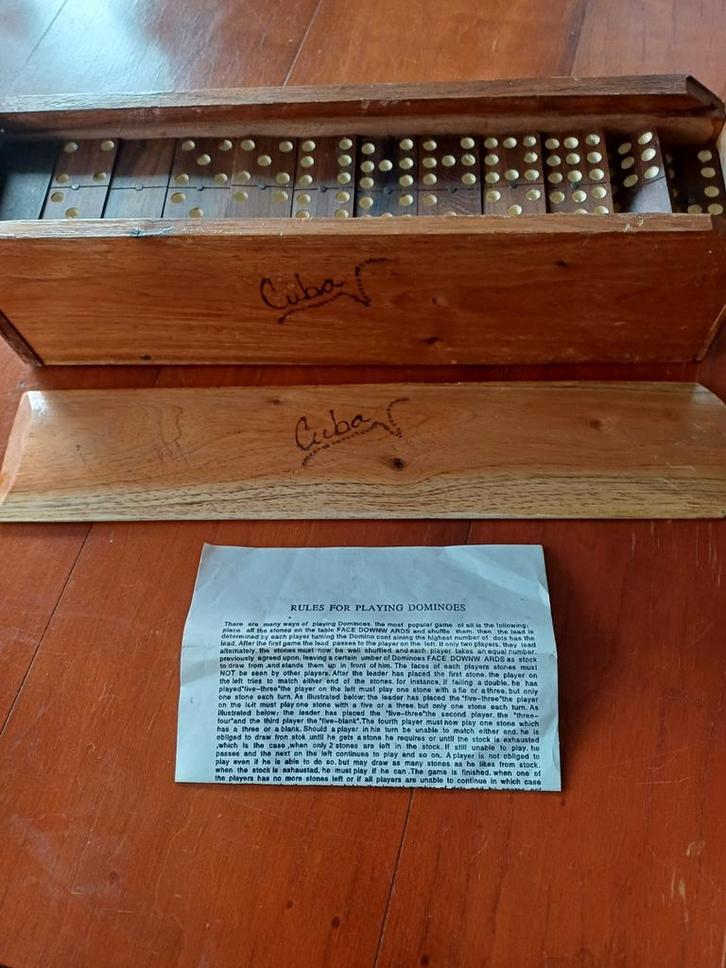 Cubaanse Dominostenen in Houten Doos, Hobby en Vrije tijd, Denksport en Puzzels, Gebruikt, Overige typen, Minder dan 500 stukjes