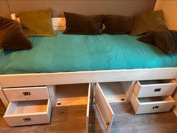Alta Kajuitbed inc matras beschikbaar voor biedingen