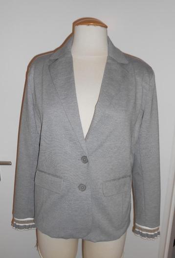 Cream blazer grijs mt L ( 40/42) beschikbaar voor biedingen