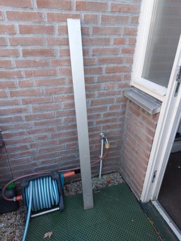 Nieuwe strip Alluminium 80x 20x1400mm. beschikbaar voor biedingen
