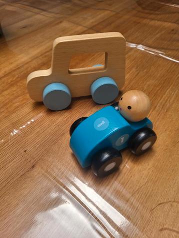 Houten speelgoed autos  beschikbaar voor biedingen
