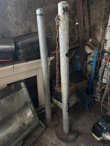 2x poetspalen beschikbaar voor biedingen