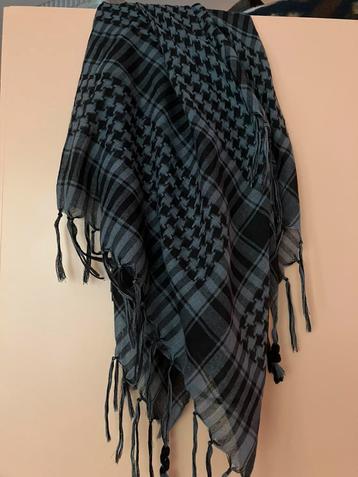 Originele PLO Arafat sjaal grijs met zwart 109X110cm beschikbaar voor biedingen