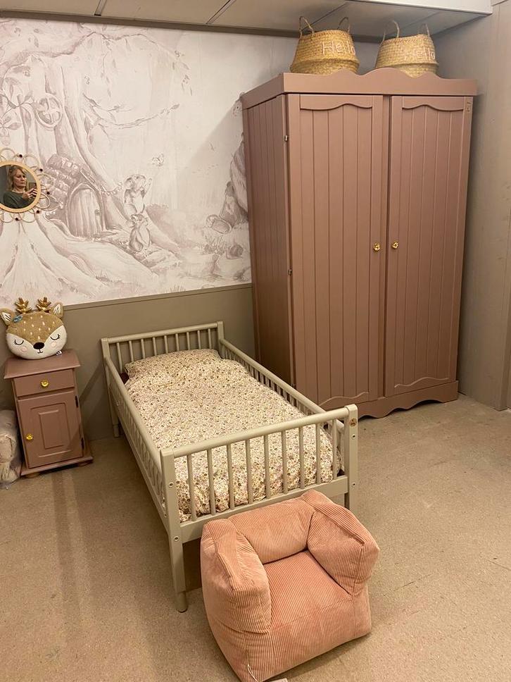 Kledingkast •Laurie• By Juffrouw Kwast, Kinderen en Baby's, Kinderkamer | Commodes en Kasten, Zo goed als nieuw, Kast, 105 cm of meer