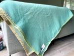 Grote vintage wollen deken met gebruikssporen, Huis en Inrichting, Woonaccessoires | Plaids en Woondekens, Ophalen of Verzenden