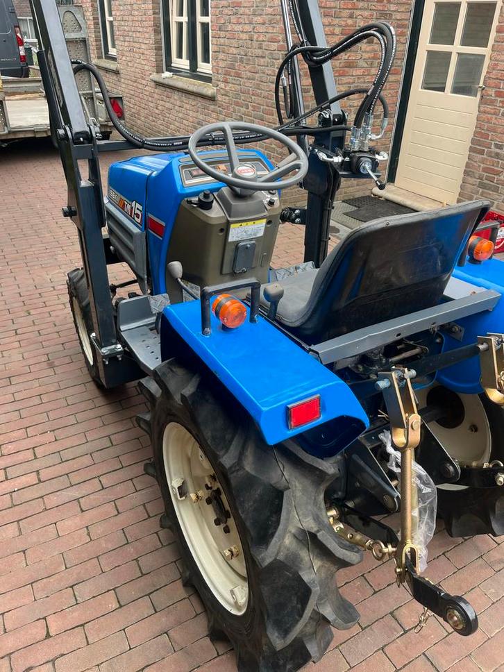 Minitractor iseki met voorlader en stuurbekrachtiging, Zakelijke goederen, Agrarisch | Tractoren, tot 2500, Overige merken, tot 80 Pk