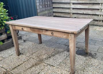 Houten tafel van the AnTeak Reclaimed Timber Collection beschikbaar voor biedingen