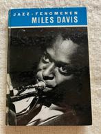 Jazz-fenomenen Miles Davis - vintage boekje, Boeken, Gelezen, Michael James, Verzenden, Artiest