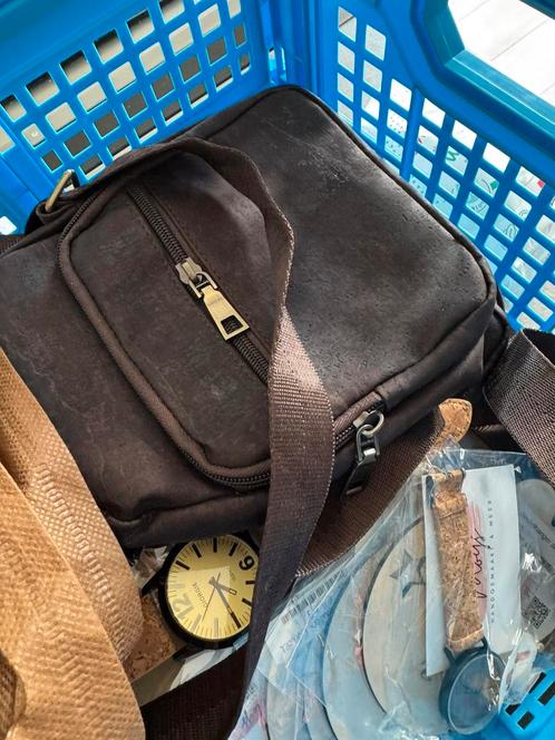 Restpartij houten producten, kurkaccessoires,horloges,tegels, Sieraden, Tassen en Uiterlijk, Overige Accessoires, Nieuw, Ophalen of Verzenden