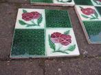 10 antieke wandtegels, groen met rode bloem 15x15cm, Ophalen
