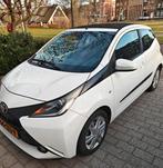 Toyota Aygo 1.0 12V Vvt-i X-Wave Cabrio 2015 Wit, Auto's, Voorwielaandrijving, Stof, 4 stoelen, Wit