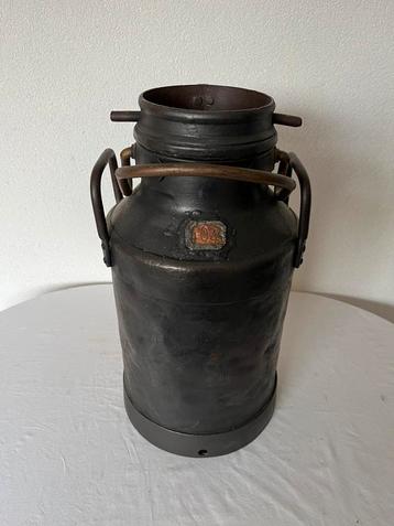 Oude Antieke IJzeren Koperen Melkbus Melkkan Melkvat Vintage beschikbaar voor biedingen