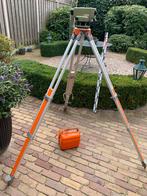 Leica/Wild NAK1 waterpasinstrument/toestel, statief en baak, Ophalen, Zo goed als nieuw