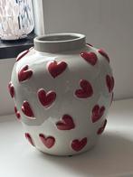 Mica Vaas Decorations Hearts als nieuw, Wit, Aardewerk of Porselein, Ophalen of Verzenden, Zo goed als nieuw