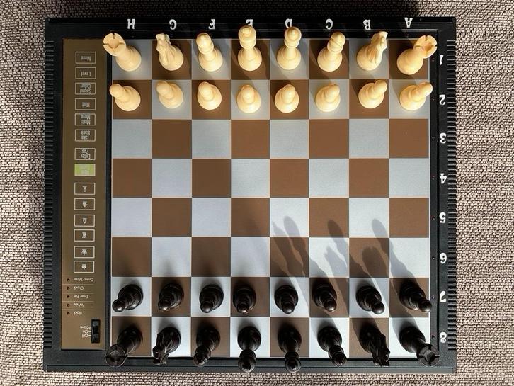 Schaken Schaakbord schaakcomputer enterprise, Hobby en Vrije tijd, Gezelschapsspellen | Bordspellen, Gebruikt, Een of twee spelers