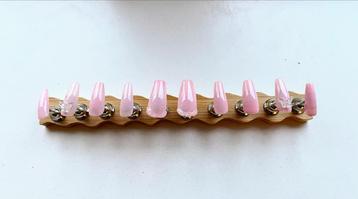 Nagelkunst Plankje + Stickers & Roze Nagels beschikbaar voor biedingen