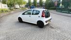 Peugeot Accent 107 1.0 12V 5DR 2013 Wit, Voorwielaandrijving, Euro 5, Stof, 4 stoelen