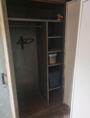 Zadelkast met zadelsteun beschikbaar voor biedingen
