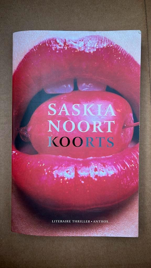 Saskia Noort - Koorts, Boeken, Thrillers, Zo goed als nieuw, Nederland, Ophalen of Verzenden