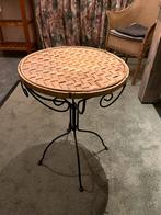 Vintage Bijzettafel met Rotan Blad, Huis en Inrichting, Tafels | Sidetables, Ophalen, Gebruikt, Rond, Minder dan 50 cm