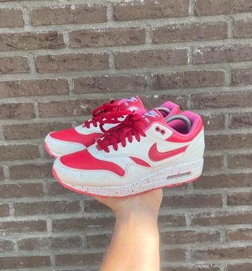Nike Air Max 1 iD Valentine Snakeskin beschikbaar voor biedingen