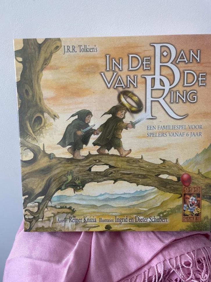 In de Ban van de Ring - Familiespel, Hobby en Vrije tijd, Gezelschapsspellen | Bordspellen, Nieuw, Reisspel, Ophalen of Verzenden