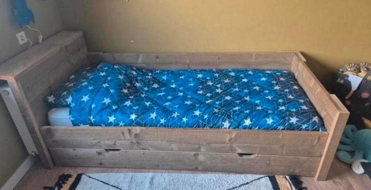 Houten bed met uitschuifbaar logeerbed, Kinderen en Baby's, Kinderkamer | Bedden, Ophalen of Verzenden