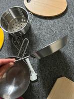 Speelkeuken Accessoires Set pannen en planken speelgoed, Ophalen of Verzenden, Gebruikt, Hout, Speelkeuken-accessoire