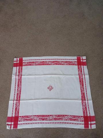 Franse servetten rood/wit beschikbaar voor biedingen