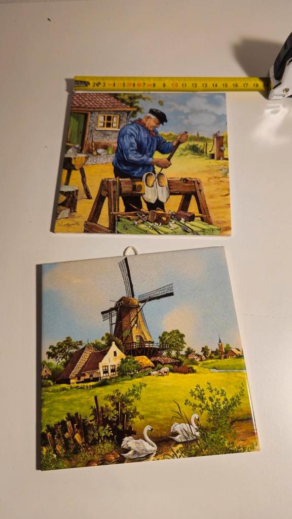 Twee Vintage Tegeltjes Hollandse Tafereeltjes, Antiek en Kunst, Antiek | Wandborden en Tegels, Ophalen of Verzenden