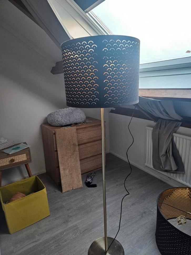 IKEA Nymö sta- en hanglamp, Huis en Inrichting, Lampen | Vloerlampen, Zo goed als nieuw, 100 tot 150 cm, Metaal, Stof, Ophalen of Verzenden