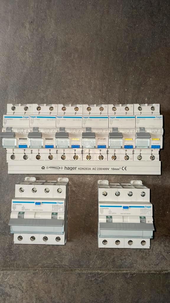 Hager B16 / B25 aardlekautomaat ADA 916G en ADM 425G, Hobby en Vrije tijd, Elektronica-componenten, Zo goed als nieuw, Ophalen of Verzenden