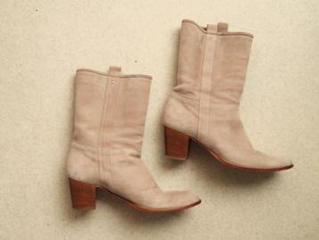 LILIAN lage laarzen beige suéde leer maat 40,5		 beschikbaar voor biedingen
