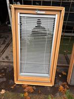 Twee Velux dakramen met dubbel bediening, Doe-het-zelf en Verbouw, Kozijnen en Schuifpuien, Ophalen, Gebruikt, Minder dan 75 cm