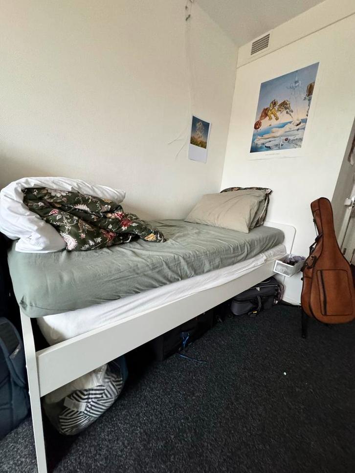 Ikea Askvoll Bed 90x200 + 2 Matrassen, Huis en Inrichting, Slaapkamer | Bedden, Gebruikt, Eenpersoons, 90 cm, 200 cm, Hout, Wit