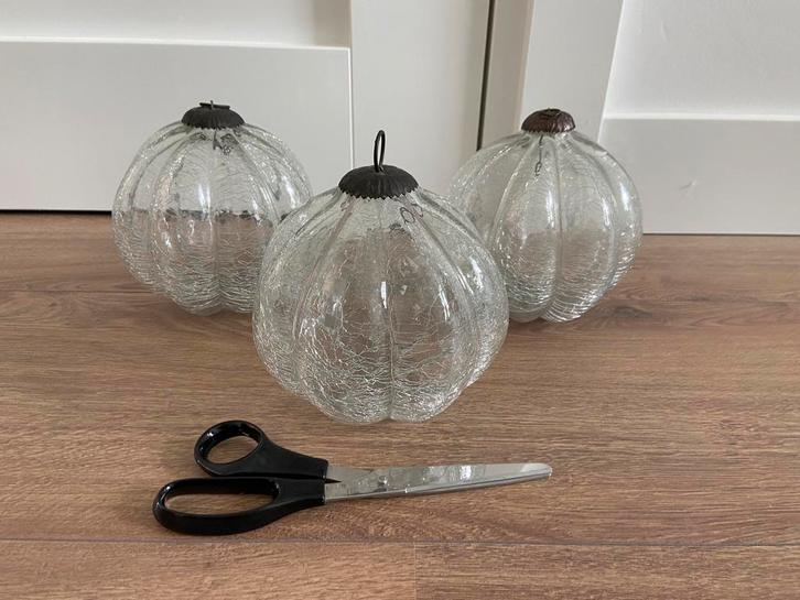 3 zeer grote kerstballen heksenballen glas craquelé 15 cm, Diversen, Kerst, Zo goed als nieuw, Ophalen of Verzenden