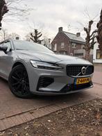 Volvo V60 T6 Twin Engine 340pk AWD - HARMAN KARDON, PANO BTW, Auto's, Volvo, Automaat, Zwart, 4 cilinders, Leder en Stof