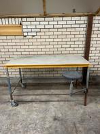 Heerlijke klus- / werktafel op wielen, Ophalen, Zo goed als nieuw