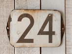Vintage Emaille Huisnummer 24, Ophalen of Verzenden, Gebruikt