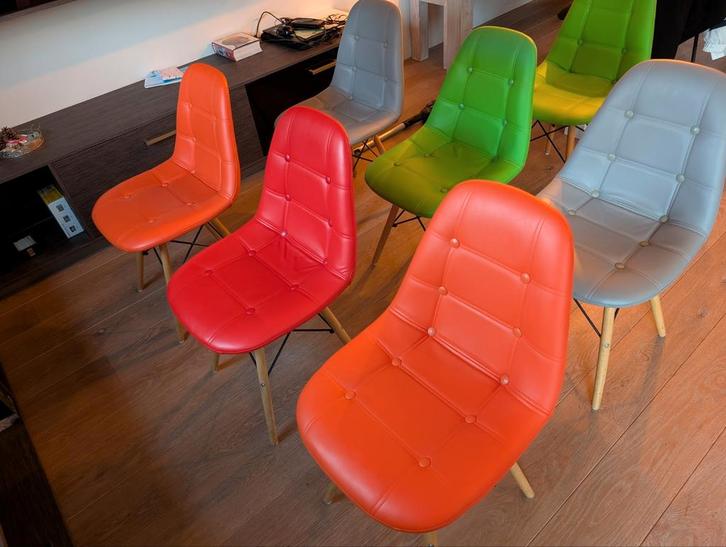 Set van 7 Eames-stijl stoelen, Huis en Inrichting, Stoelen, Zo goed als nieuw, Vijf, Zes of meer stoelen, Hout, Kunststof, Leer